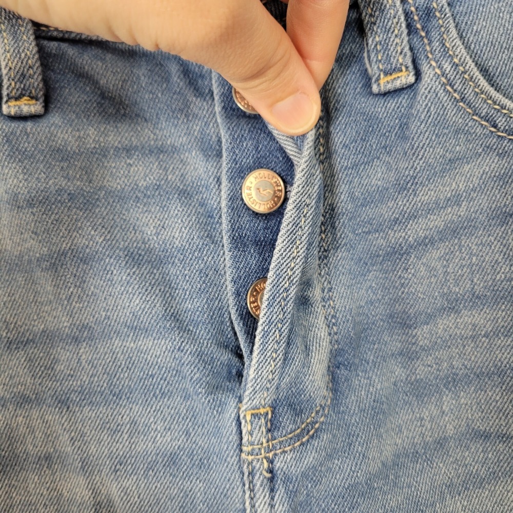3 / $30 Hollister Ultra High Rise Mom Jean Short 3 / 26 Blue Denim Button Fly‎ - Picture 4 of 11